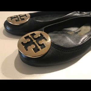 Tory Burch metal logo travel ballet flat